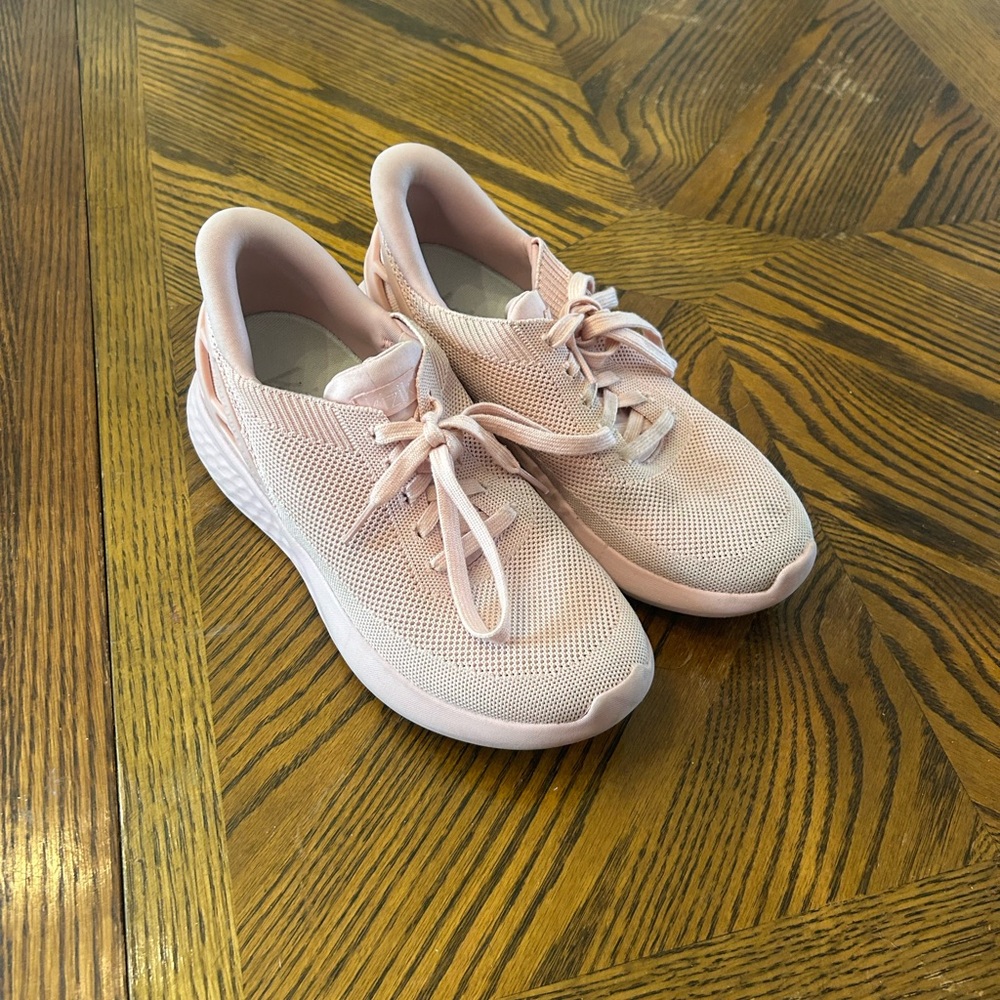 Kizik Athens, Style# DATHPL06-1D Size 6 Men's Women's Size 7 Color Pink